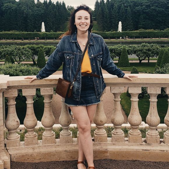 Meet your Posher, Leah - Picture 1 of 1